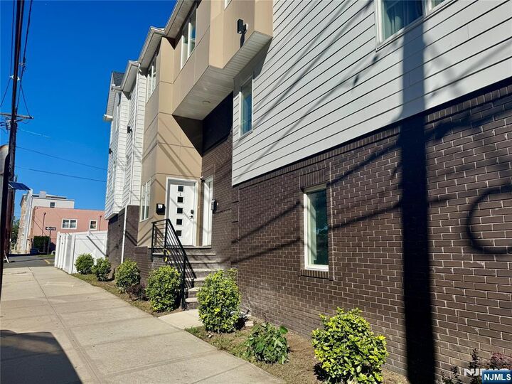 Property Photo:  2 Sherman Avenue 1L  NJ 07029 