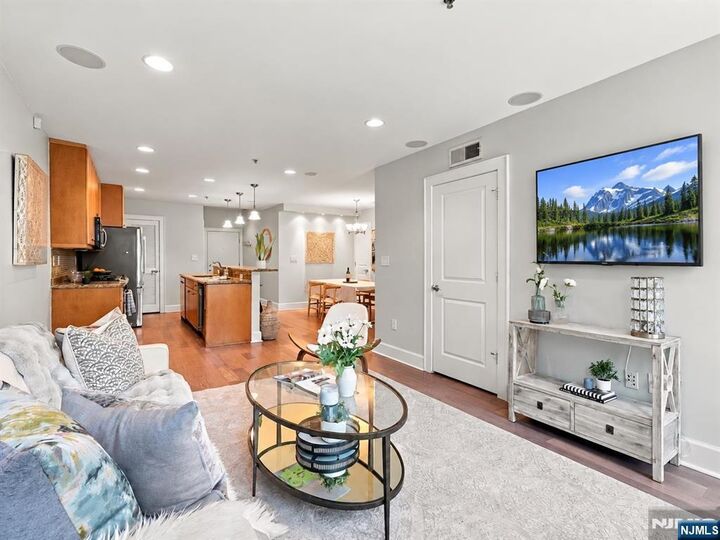 Property Photo:  113 Willow Avenue 2  NJ 07030 