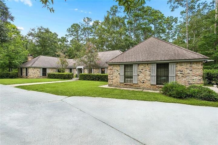 Property Photo: 721 Highway 1085 Highway LA 70447