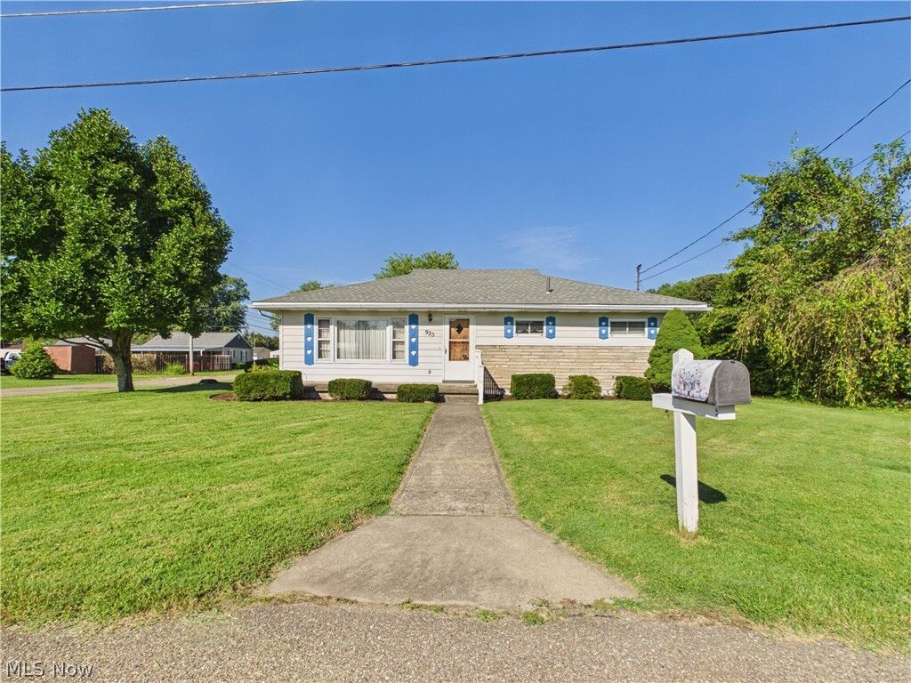 Property Photo:  925 Belrock Avenue  OH 45714 