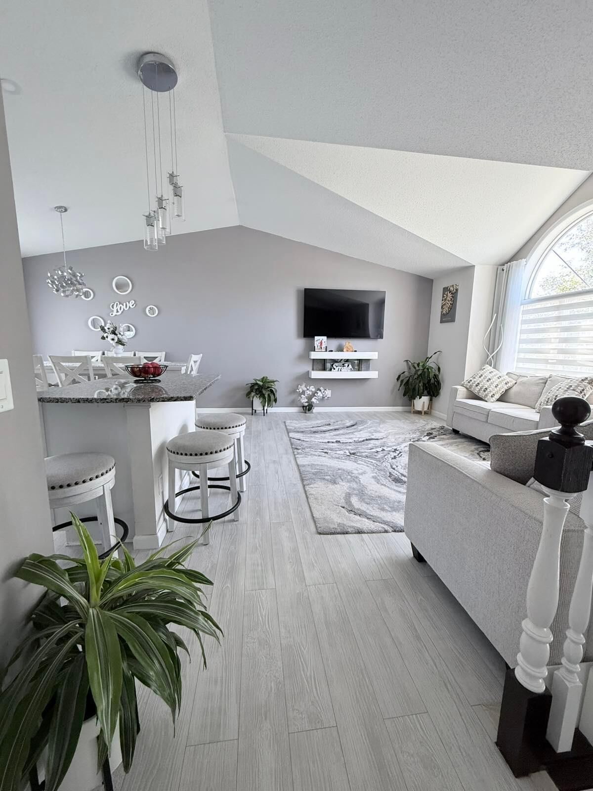 Property Photo:  1903 Parkway Avenue  MN 55379 