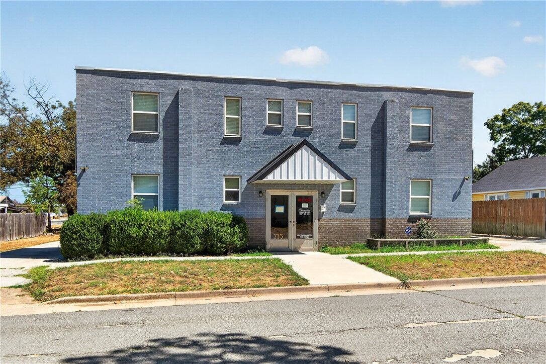 Property Photo:  715 N 3rd Street  AR 72756 