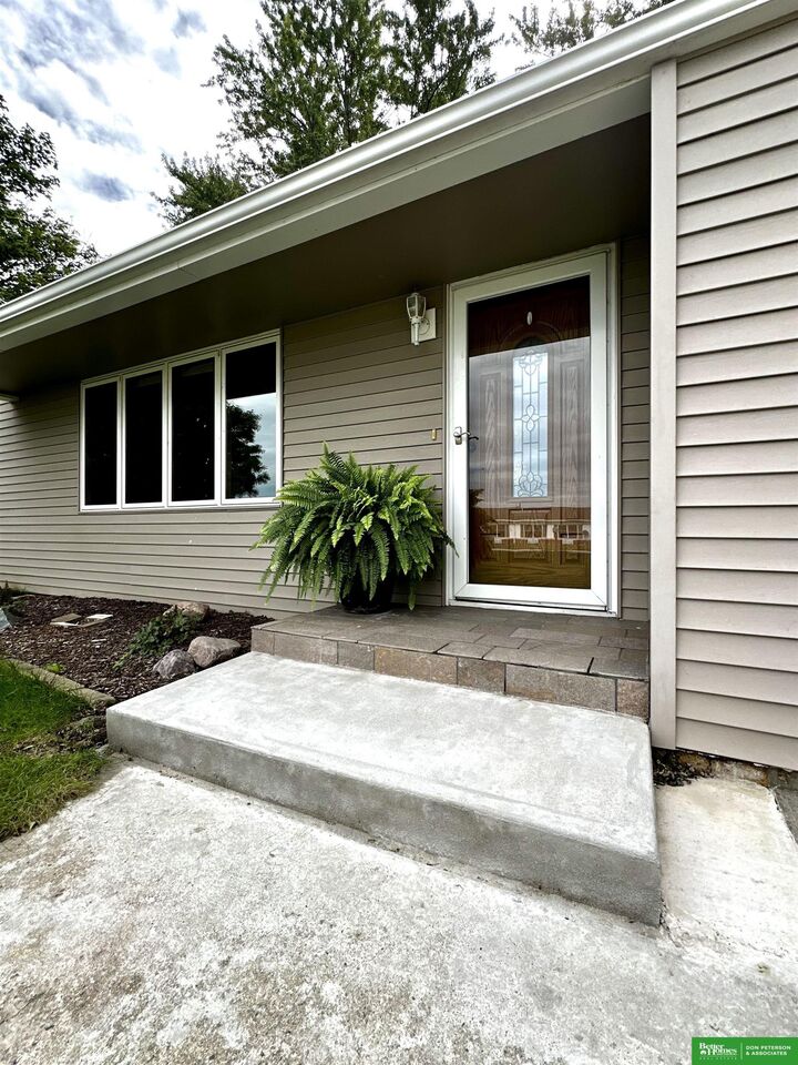 Property Photo:  912 4th Street  NE 68716 