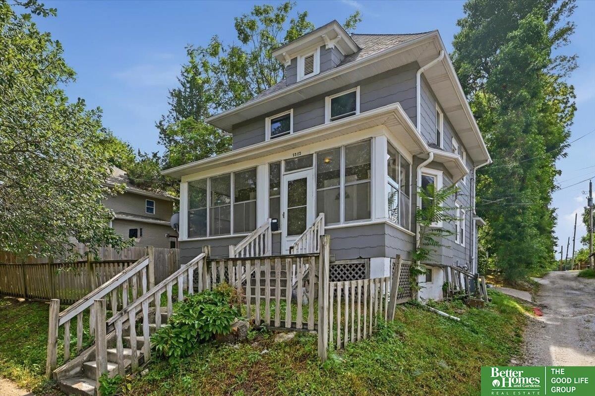 Property Photo: 1512 N 40 Street NE 68111