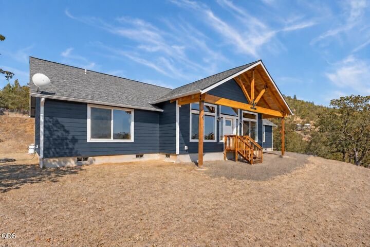 Property Photo: 14819 Avalon Drive OR 97503