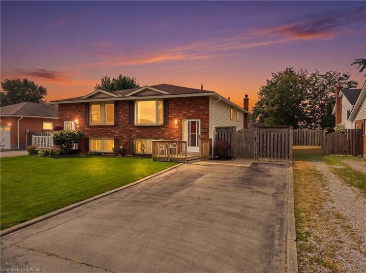 Property Photo: 18 Northridge Drive ON L0R 2A0