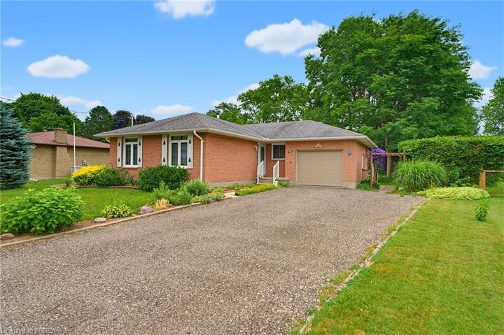 Property Photo:  65 Lyndhurst Avenue  ON N3Y 4J9 