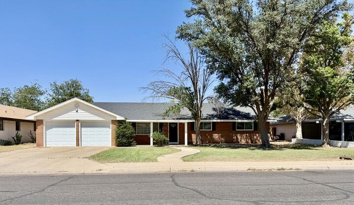 Property Photo:  2406 W Shandon Ave  TX 79705 