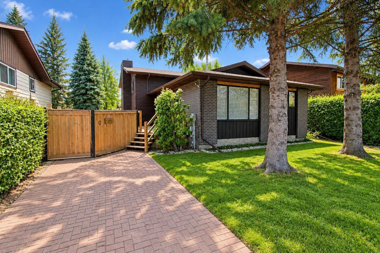 Property Photo:  107 Greig Drive  AB T4P 2M4 