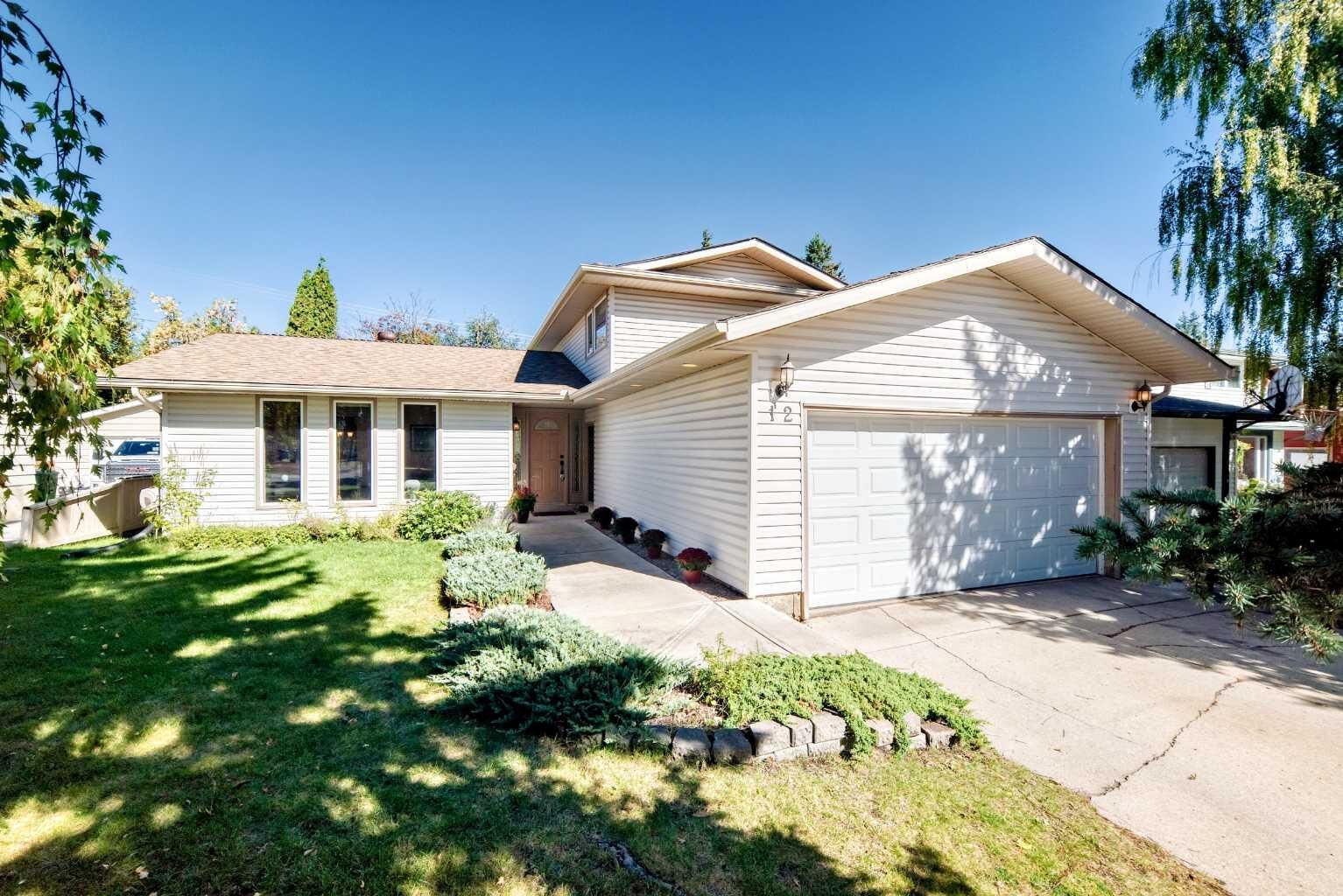 Property Photo:  12 Cantrell Bay SW  AB T2W 2C2 