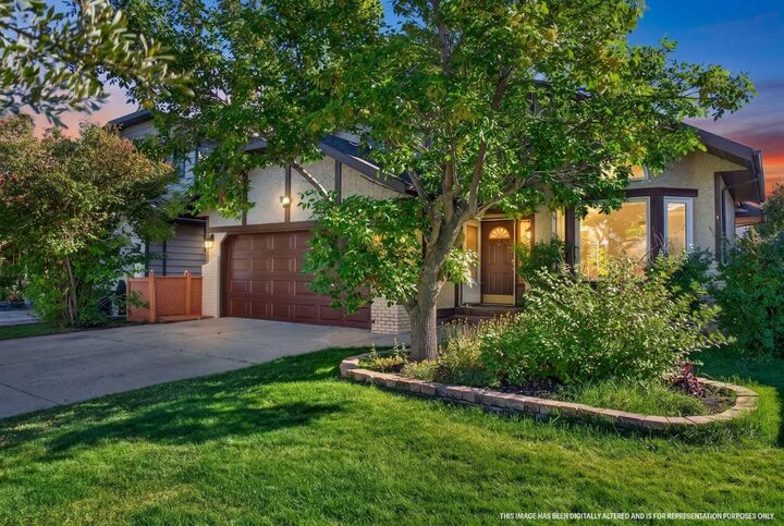 Property Photo: 19 Edgepark Rise NW AB T3A 4E7