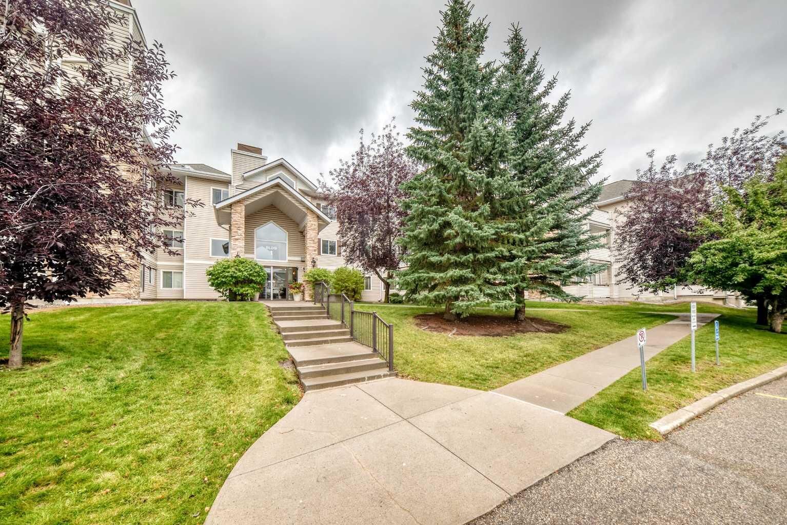 Property Photo: 7451 Springbank Boulevard SW 1315 AB T3H 4K5