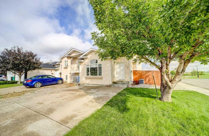 Property Photo:  198 Cougar Way N  AB T1H 6P4 