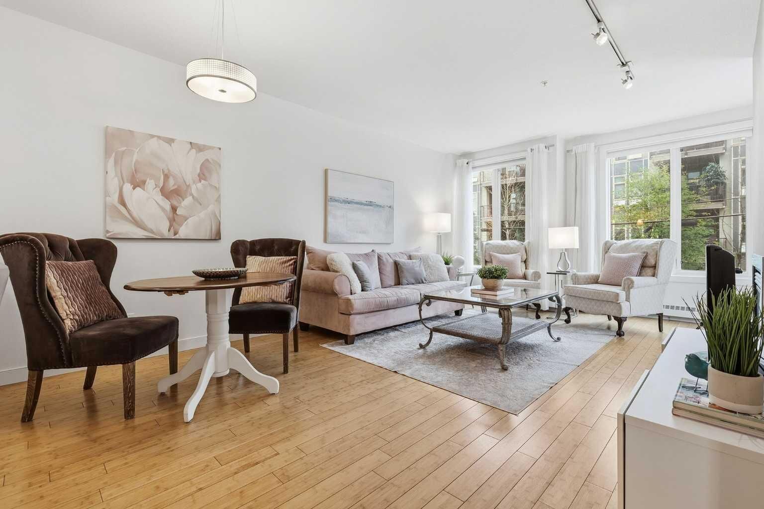 Property Photo:  328 21 Avenue SW 210  AB T2S 0G8 