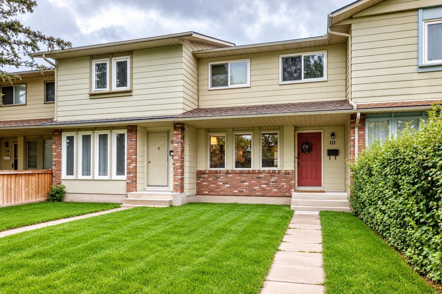 Property Photo:  111 Midbend Place SE  AB T2X 2J7 