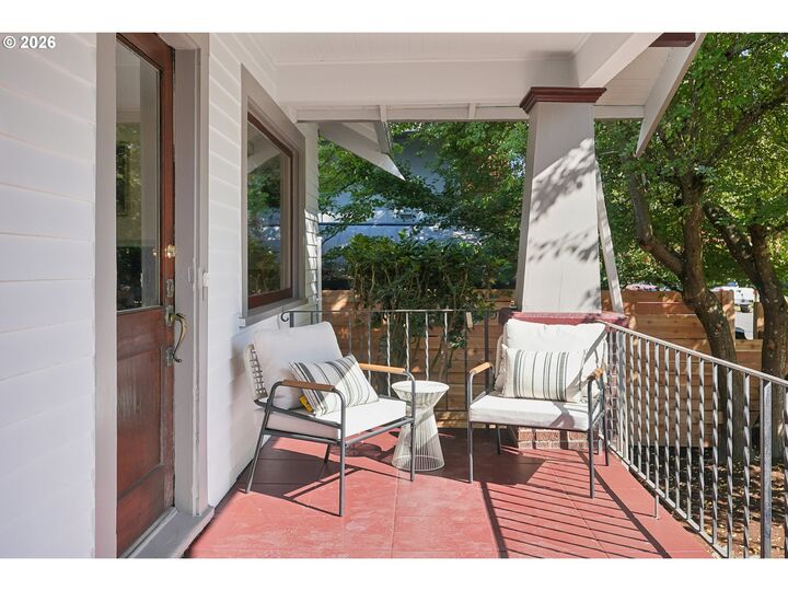 Property Photo:  517 NE Monroe St  OR 97212 