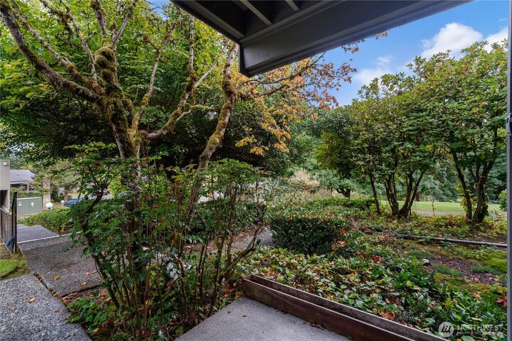 Property Photo:  6581  137th Place NE 482  WA 98052 