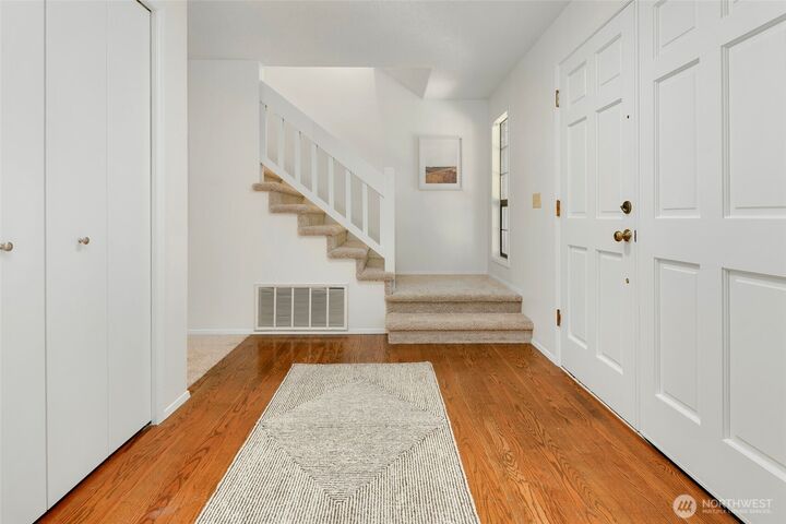 Property Photo:  6833  207th Avenue NE  WA 98052 