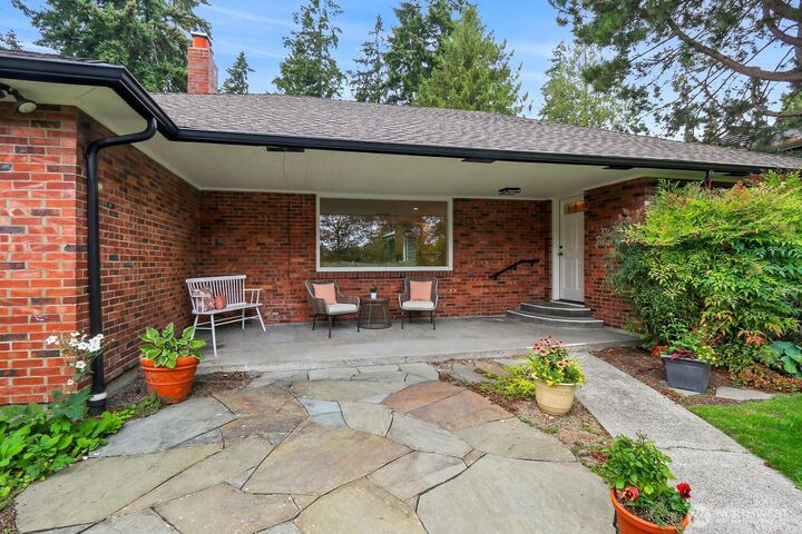 Property Photo:  10527  23rd Avenue NE  WA 98125 