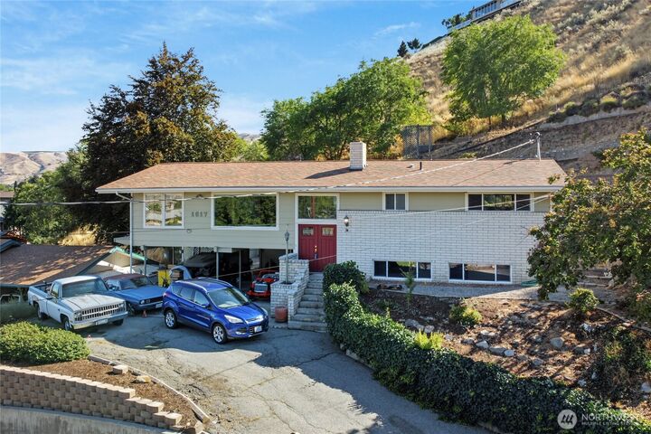 Property Photo:  1617  Carson Lane  WA 98801 