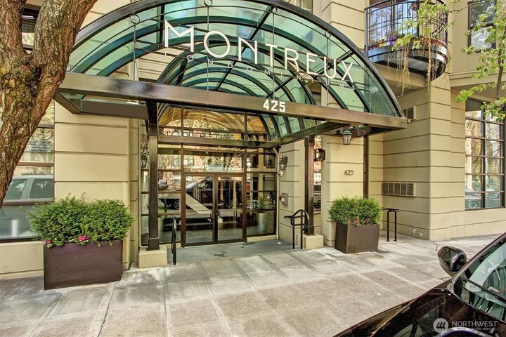 Property Photo: 425 Vine Street 405 WA 98121