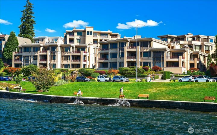 Property Photo: 530 Lake Street S H-101 WA 98033