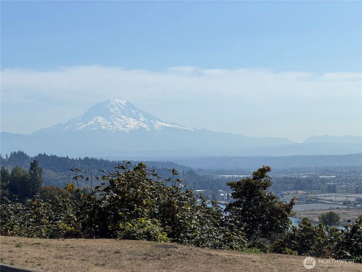 Property Photo:  2914  44th Avenue NE  WA 98422 