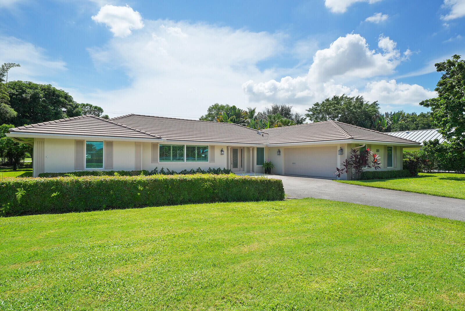 Property Photo:  408 S Country Club Drive  FL 33462 