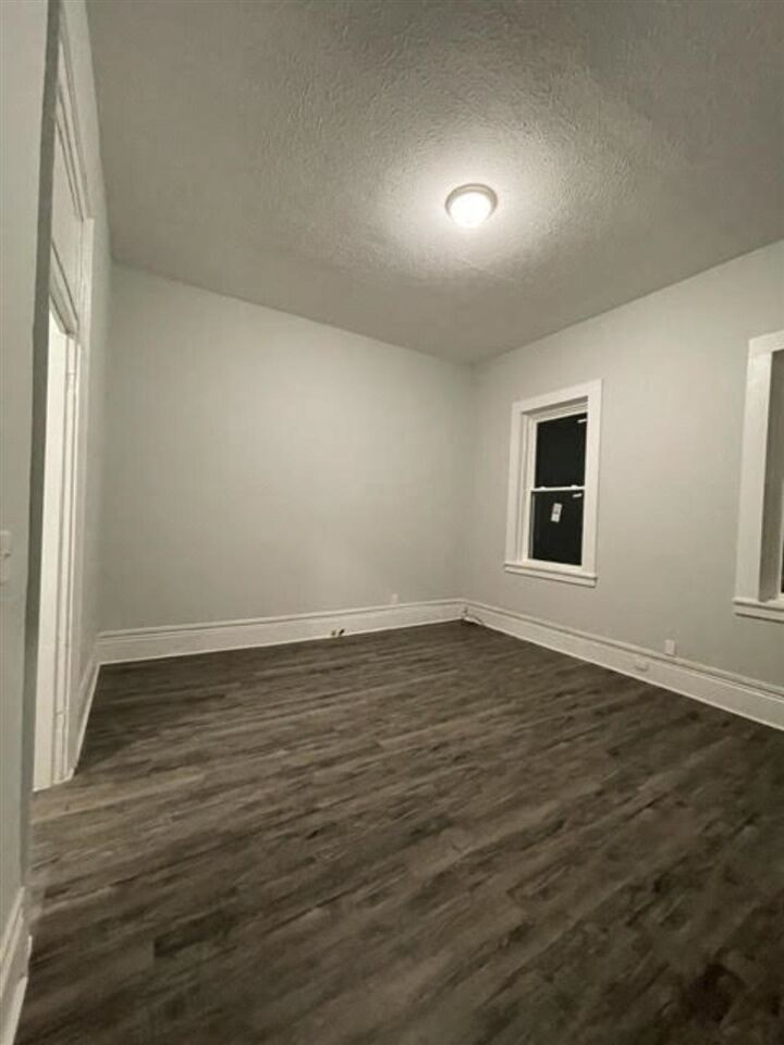 Property Photo:  619 E 10th Avenue  KY 42101 