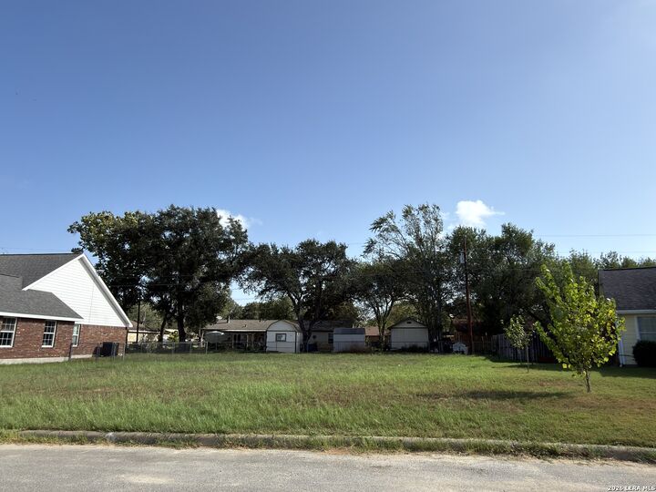 Property Photo:  1017 Verbena Loop  TX 78114 