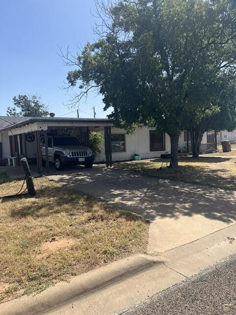 Property Photo:  2124 Wade Street  TX 76903 