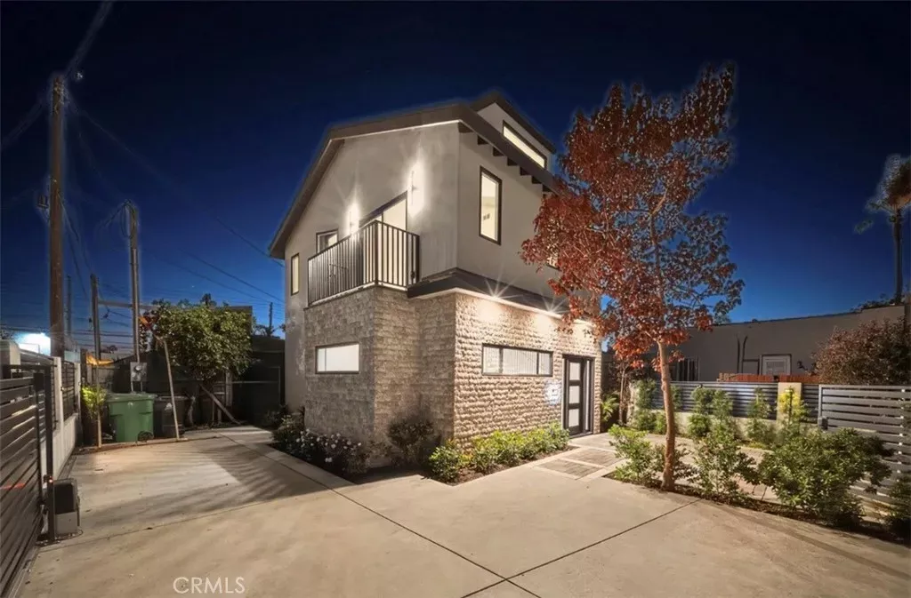 Property Photo:  2529 Walnut  CA 90291 