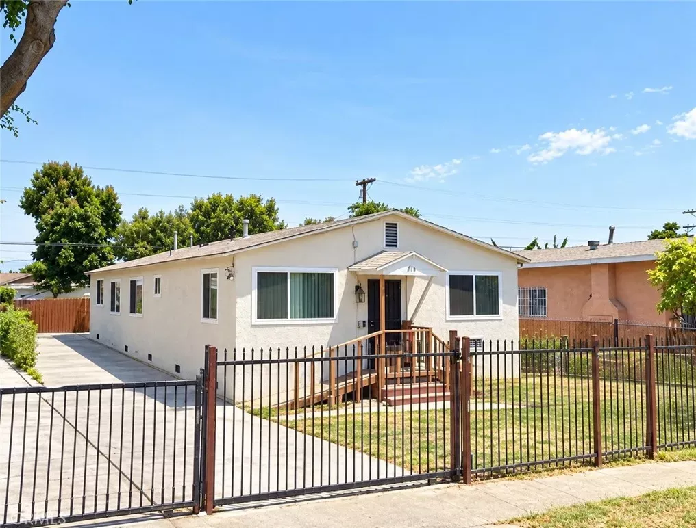 Property Photo: 215 E 76 Place CA 90003