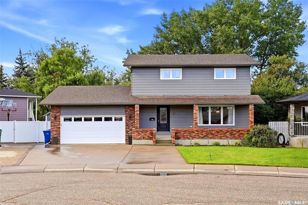 Property Photo:  29 Thorn Crescent  SK S6J 1J3 