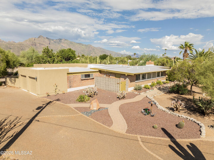 Property Photo:  6010 N Canyon Drive  AZ 85704 
