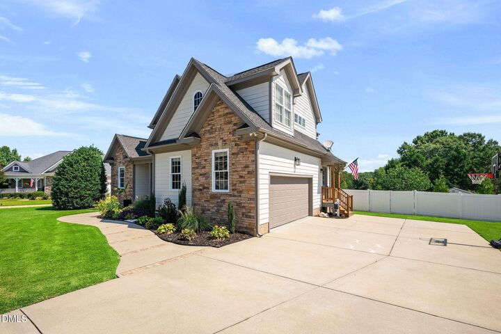 Property Photo: 106 Grahamridge Lane NC 27526