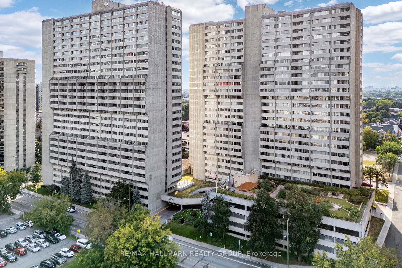 Property Photo:  530 Laurier Avenue W 901  ON K1R 7T1 