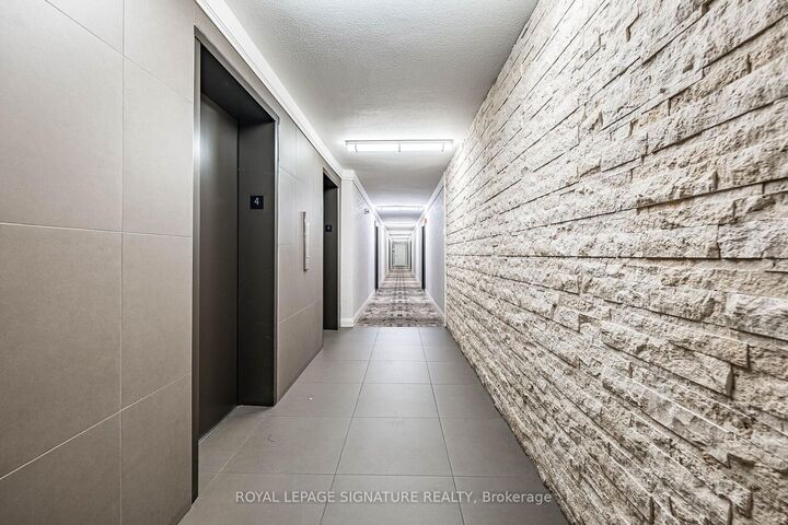Property Photo:  25 Four Winds Drive 405  ON M3J 1K8 