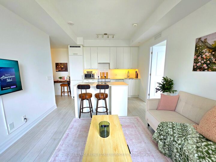 Property Photo:  30 Elm Drive W 1108  ON L5B 0N6 