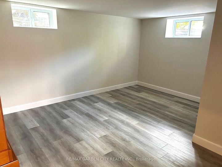 Property Photo:  1 Melrose Avenue  ON L3M 1G5 