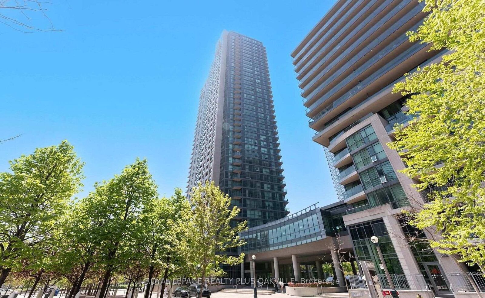 Property Photo:  215 Fort York Boulevard 2807  ON M5V 4A2 