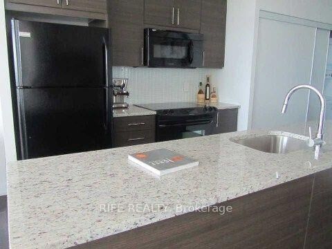Property Photo:  70 Forest Manor Road 2106  ON M2J 0A9 