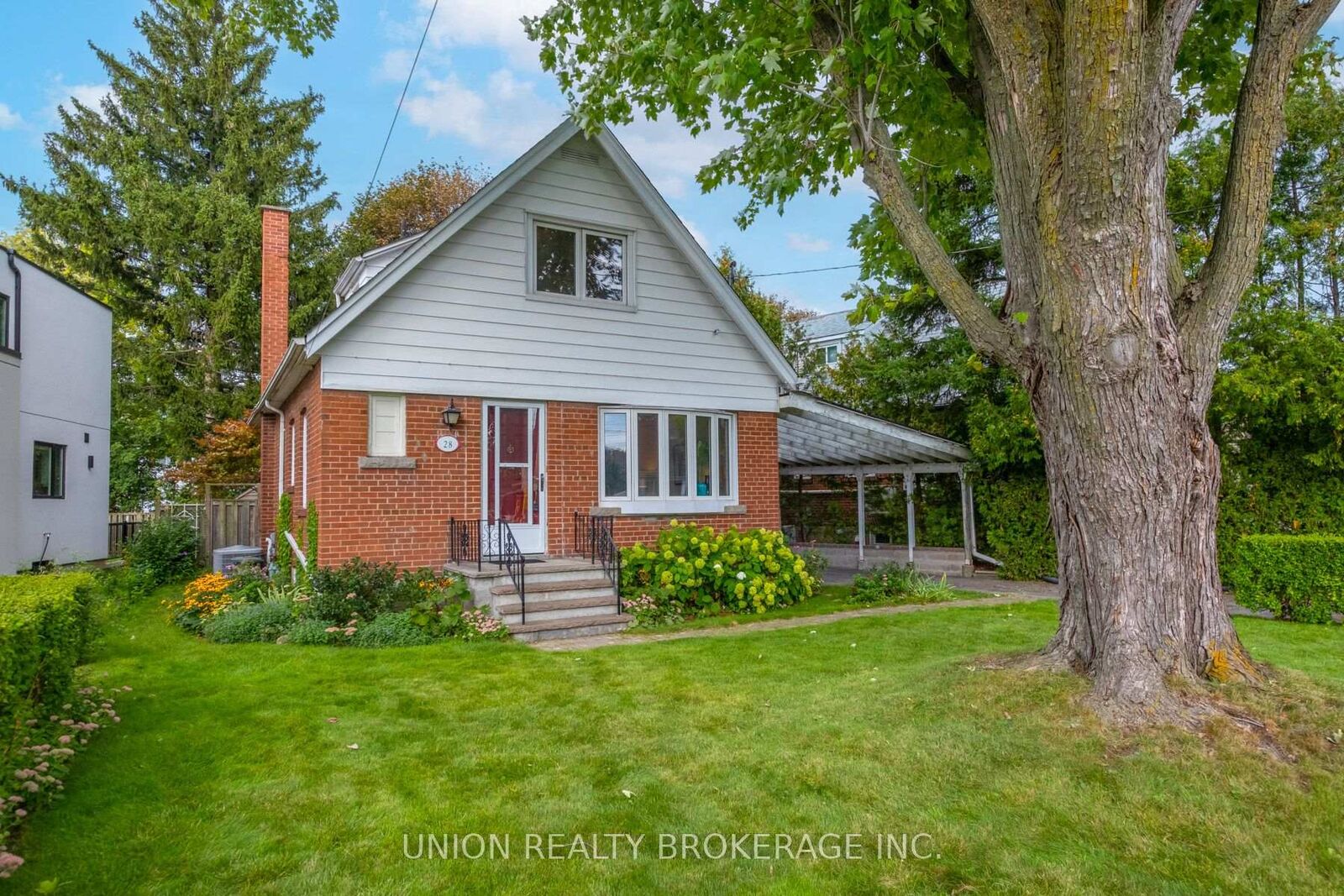 Property Photo:  28 Singleton Road  ON M1R 1H9 