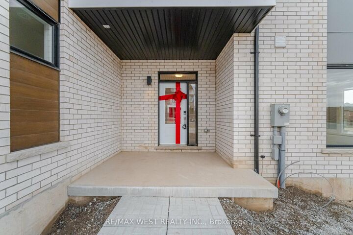 Property Photo:  120 Settlers Road E  ON L6H 7C8 