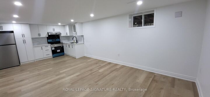 Property Photo:  2632 Birch Crescent Bsmt  ON L5J 4H1 