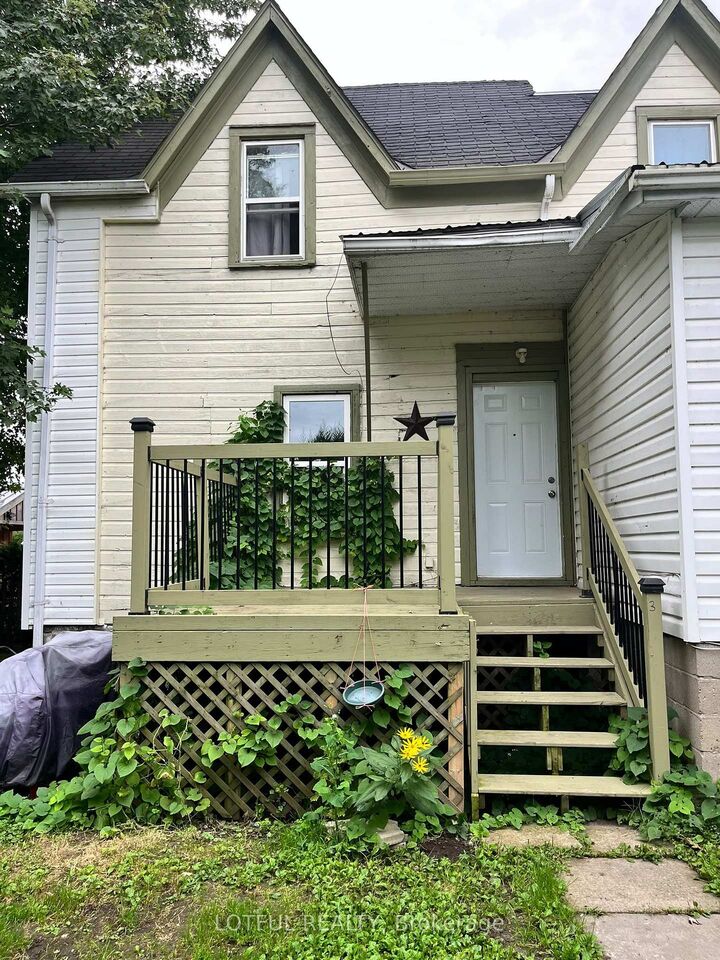 Property Photo: 33 Lakeshore Drive 3 ON K0C 1X0