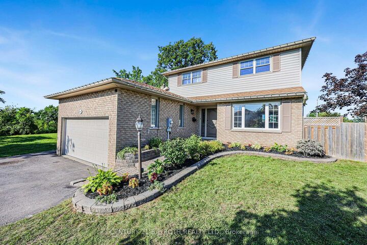 Property Photo:  104 Woodside Drive  ON L3V 7N7 