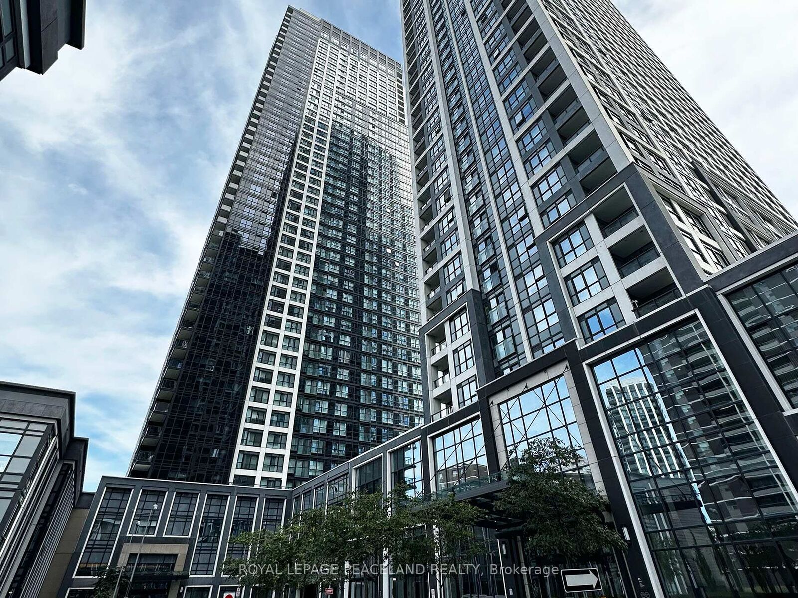 Property Photo:  5 Mabelle Avenue 1834  ON M9A 0C8 