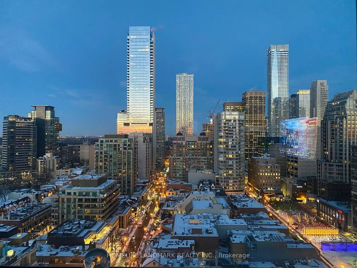Property Photo: 155 Yorkville Avenue 2206 ON M5R 0B4