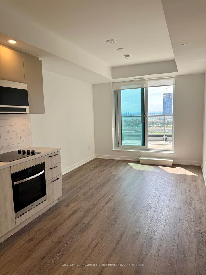 Property Photo:  21 Meadowdale Road 904  ON L4K 0H6 